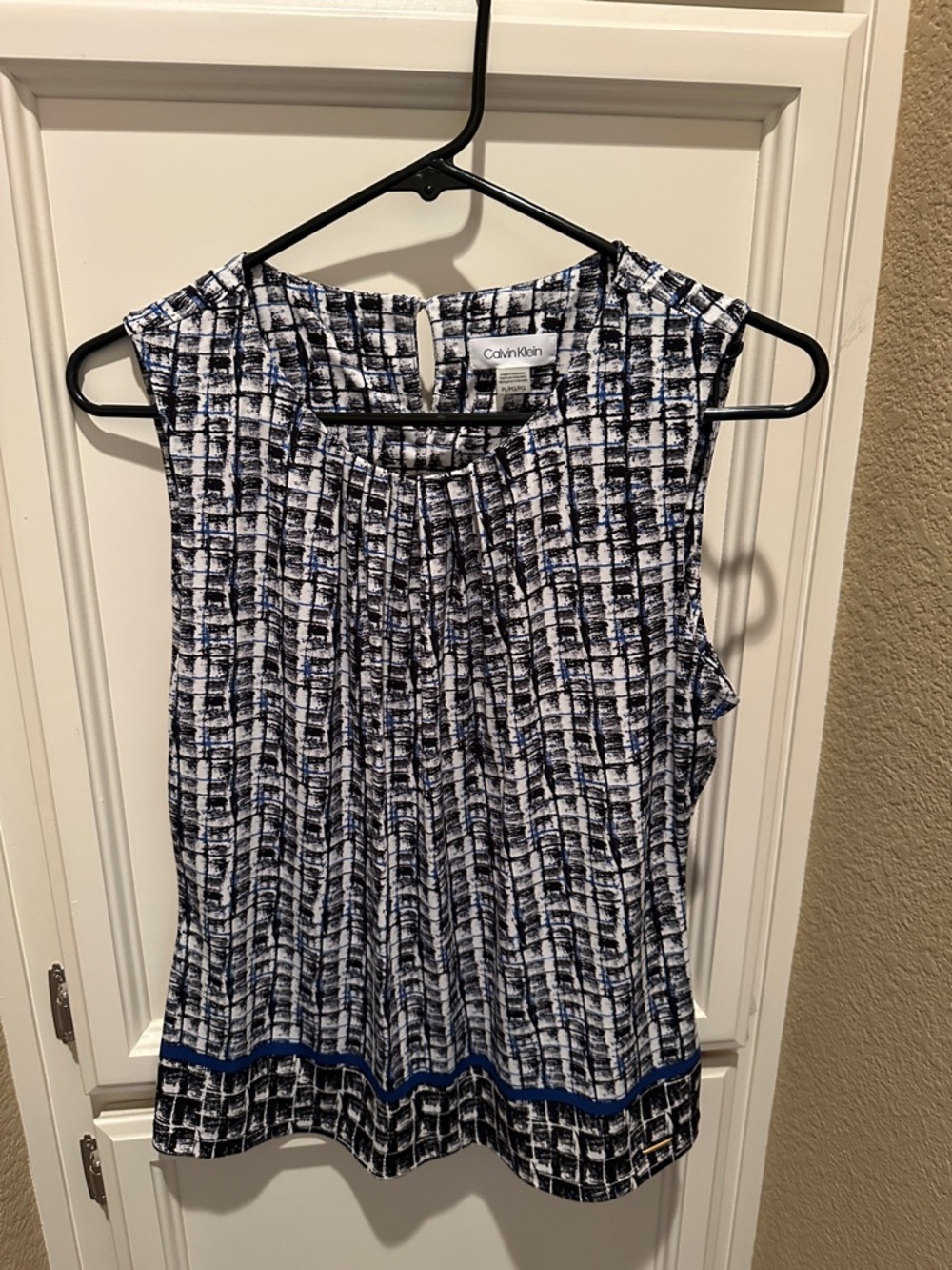 Calvin Klein Black, White & Blue Patterned Sleeveless Camisole